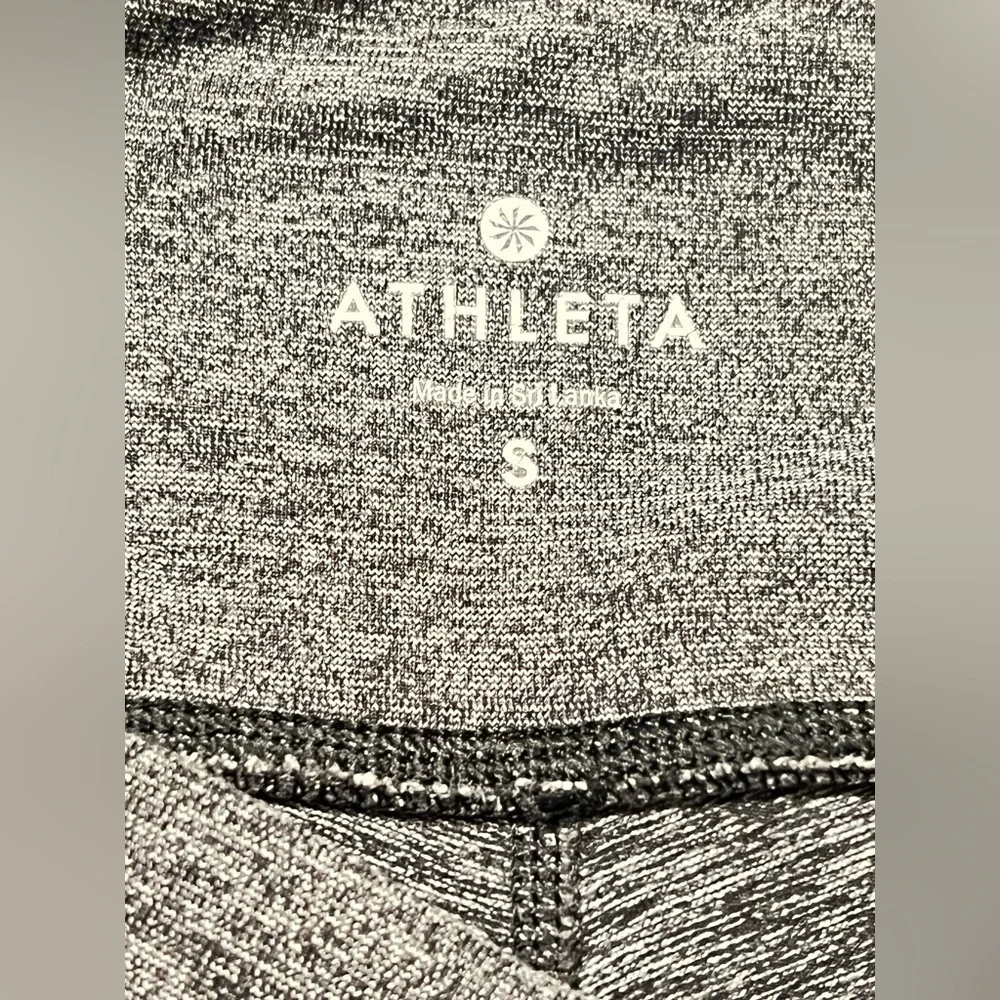 Athleta Chaturanga capri leggings Small - Picture 6 of 8